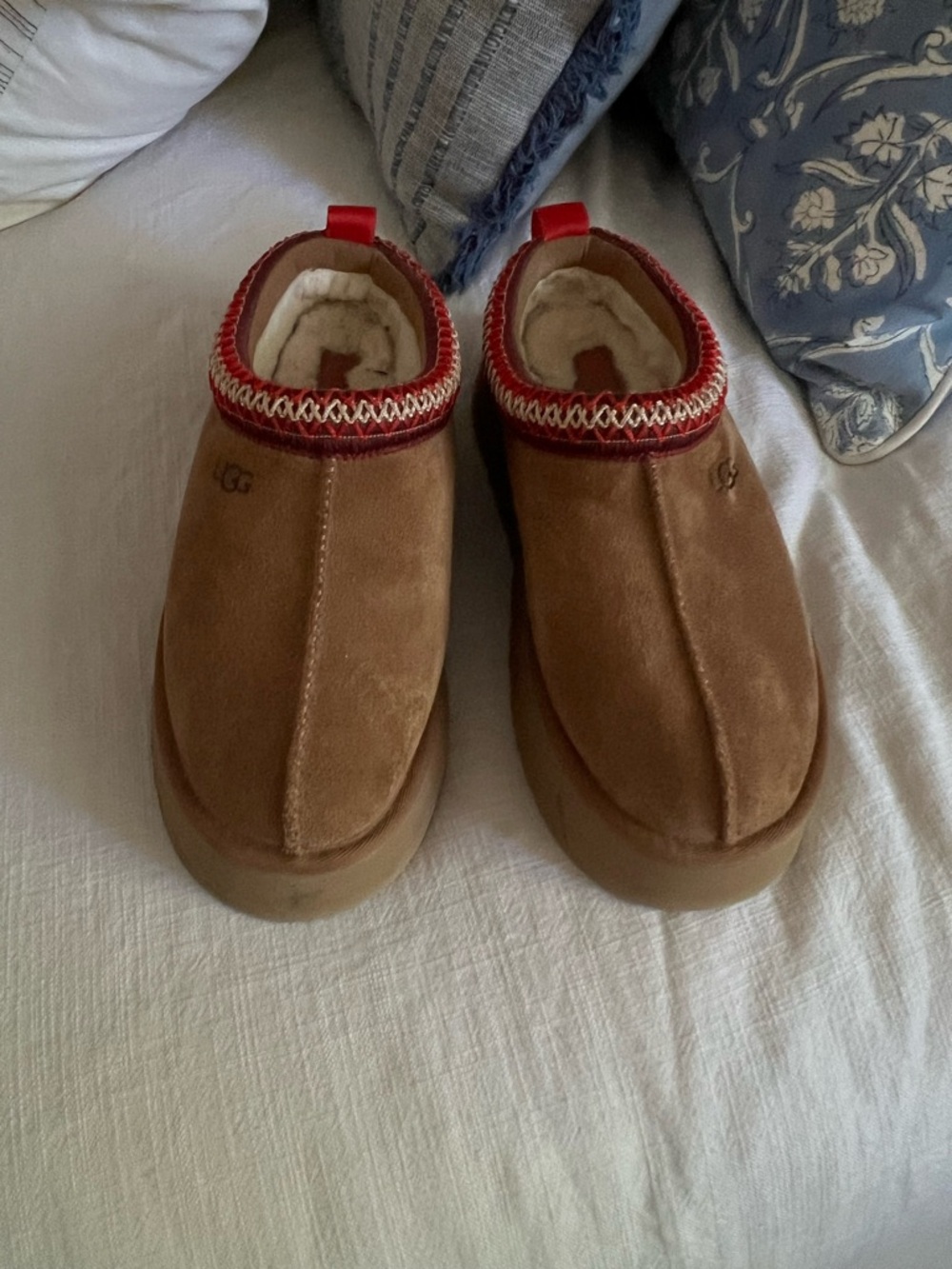 UGG Women’s Brown Suede Slip-On Slippers with Red Trim Size 7 - Picture 2 of 6